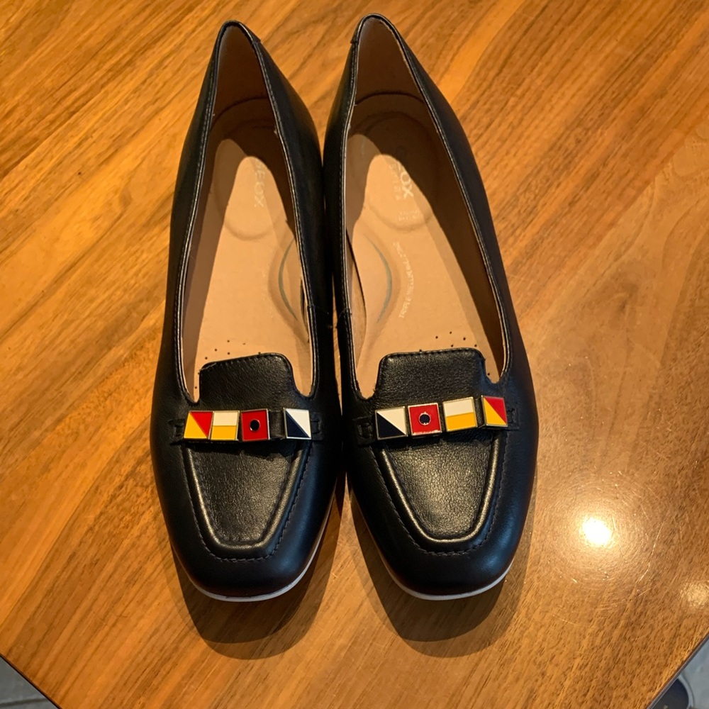 Geox navy loafers, nautical theme, flats, slide on sz 9.5, arch support
